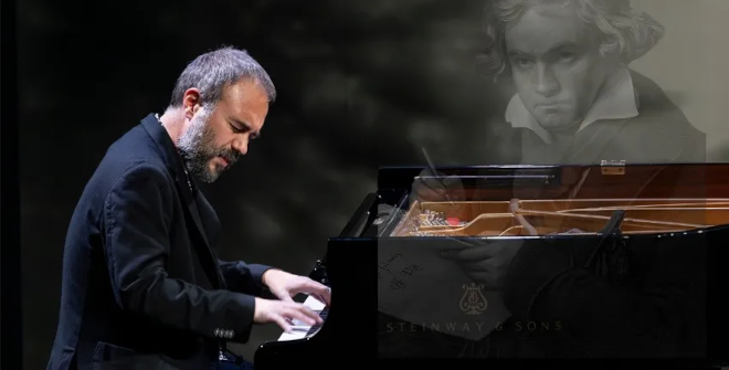 Moisés P. Sánchez