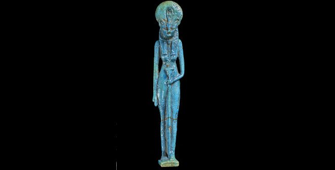 Amuleto egipcio, 1069-664 a. C., esmalte, Egipto. 1895,0511.22 © The Trustees of the British Museum (2023)​​​​​​​