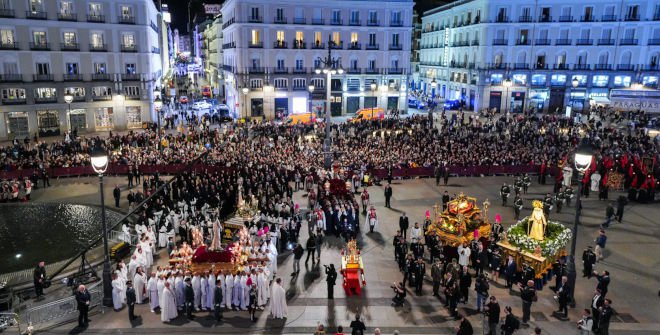 Primer acto de veneración al Lignum Crucis celebrado en la historia de la Semana Santa de Madrid. 4 de abril de 2026. © Madrid Destino