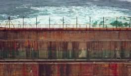 Marisa González, El muro, de la serie Nuclear Lemóniz, 2003-2004. Colección de la artista