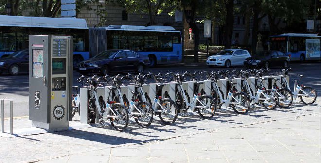 distancia Suponer juguete Alquiler de bicicletas en Madrid | Turismo Madrid