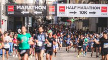 Paso por la calle Preciados del Zurich Rock ‘n’ Roll Running Series Madrid 2025