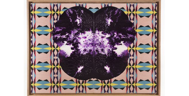 Violeta. De la serie Miedo a la mirada, 2015. Impresión inkjet sobre madera contrachapada y pintura acrílica. Colección Alberto Cruz