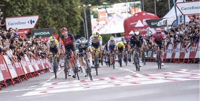 Sprint de la etapa de la final de La Vuelta 2023