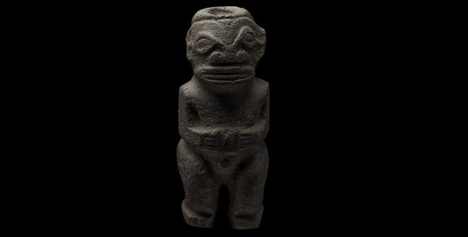 •	Tiki Ke’a (figura de ancestor) de las islas Marquesas. 1800-1850. Basalto. © The Trustess of the British Museum