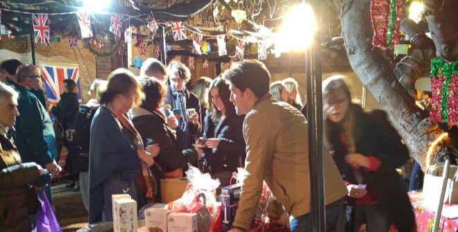 Mercadillo navideño británico