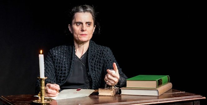 Bernarda y Poncia (Silencio, nadie diga nada)