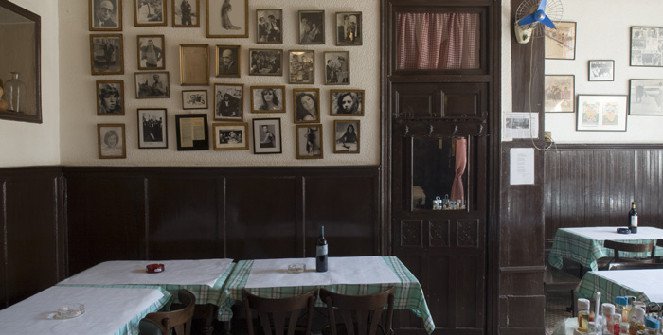 Tienda de vinos y comidas (El comunista)