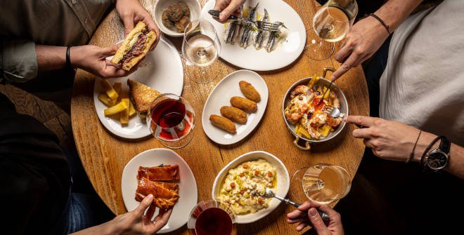 Tapas CAIÑO Ibiza, 35. IBIZA Tel. 91 060 72 80