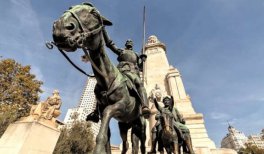 Monumento a Cervantes en la Plaza de España. Foto de Álvaro López del Cerro. © Madrid Destino