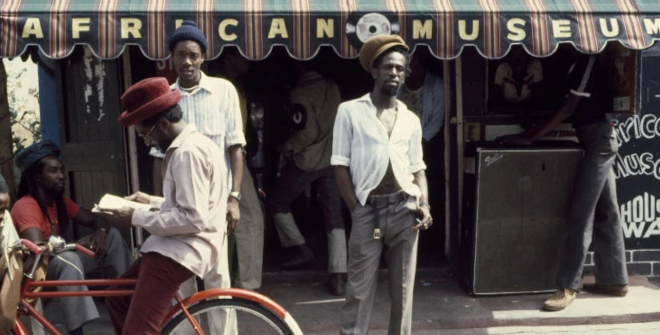 Gregory Isaacs at African Museam, Cortesía de Beth Lesser