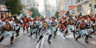 Cabalgata de Hispanidad 2025 que ha recorrido la Gran Vía de Madrid con la representación de 23 países. Foto: Comunidad de Madrid