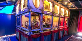 Teatro Mecánico. Barraca de feria Pasen y Vean