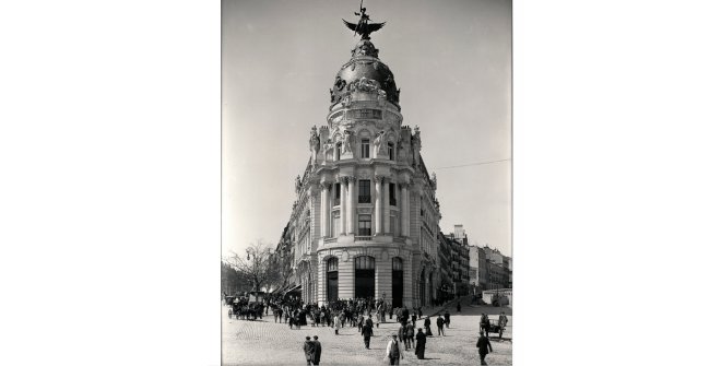 Edificio La Unión y el Fénix en la esquina de las calles Alcalá y Gran Vía. Madrid, 1910. Christian Franzen y Nisser. Dinamarca, 1864- Madrid, 1923