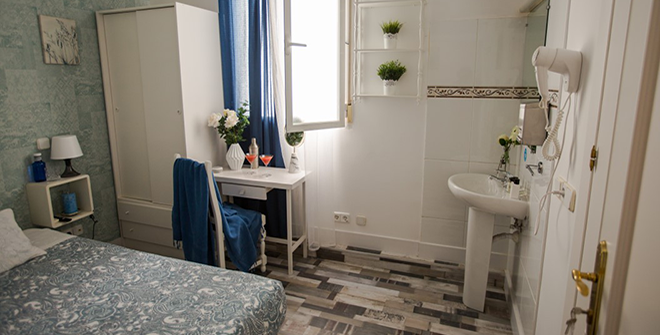 Hostal Fuencarral Adeco