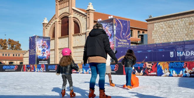 Pista de hielo Matadero Madrid. Foto: Fernando Tribiño © Madrid Destino