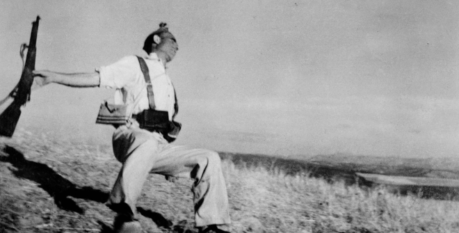 Death of a loyalist militian the Córdoba front, Spain,early September, 1936. © Robert Capa/Centro Internacional de Fotografía/Magnum Photos