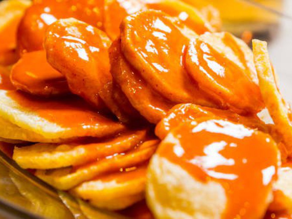 Patatas bravas en BAR H EMBLEMÁTICO  Castelló, 83. NÚÑEZ DE BALBOA Tel. 91 277 51 60