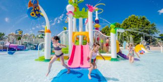 Parque Warner Beach