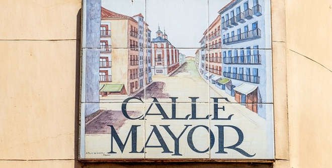 Placa de cerámica de la calle Mayor de Madrid