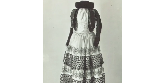 Fotografía del Traje goyesco sevillano de la Infanta Isabel, “La Chata”. Jesús García Férriz, 1942