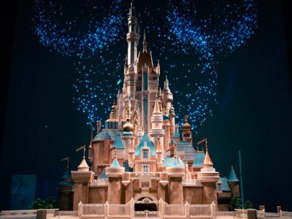 Disney The Exhibition. Linus Harwig. Maqueta de Castle of Magical Dreams para Hong Kong Disneyland® Park, expuesto en la galería Tu Mundo Disney. Un Día en los Parques de la exposición. Copyright: © Disney