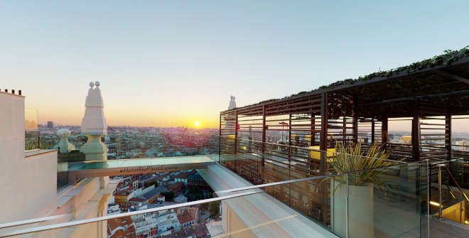 360° Terraza y Sky Bar en la azotea del Hotel Riu Plaza España