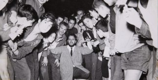 Momento vivo-dito de Alberto Greco en Lavapiés, 1963, Museo Reina Sofía. © Gentileza derechohabiente de Alberto Greco