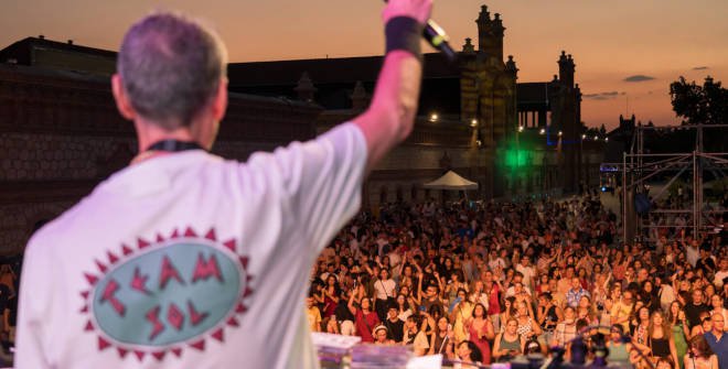 Imagen de la fiesta musical ‘LOS40 y la canción del verano (de la Villa), celebrada en Matadero Madrid. Veranos de la Villa 2026. © Madrid Destino