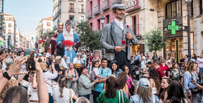Desfile de Gigantes y cabezudos en las Fiestas de San Isidro 2024