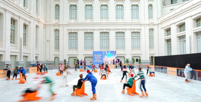 Pista de hielo Galería de Cristal del Palacio de Cibeles – Cibeles sobre hielo / Navidad Madrid 2024