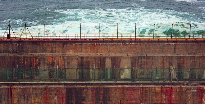 Marisa González, El muro, de la serie Nuclear Lemóniz, 2003-2004. Colección de la artista