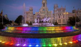 Los días 1, 6 y 9 de julio iluminamos con los colores de la bandera LGTB la fuente y el Palacio de Cibeles con motivo del #OrgulloMadrid2022.