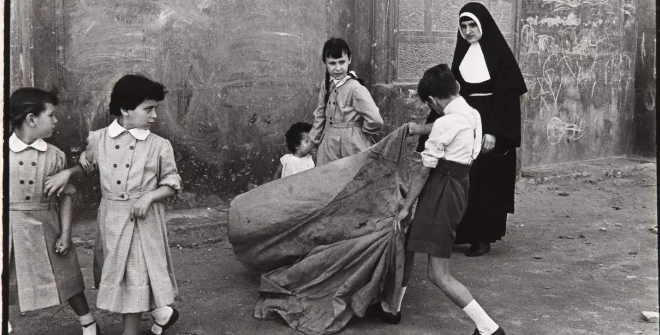 Oriol Maspons, 'Toreo de salón (Barcelona)', 1962. / Real Academia de Bellas Artes de San Fernando - VEGAP​​​​​​​