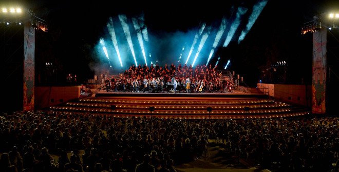 La cuadragésima edición de Veranos de la Villa arrancó el 9 de julio en el Parque Tierno Galván: Serafín Zubiri interpretó grandes éxitos de Nino Bravo acompañado por la Orquesta Sinfónica y Coro RTVE. 