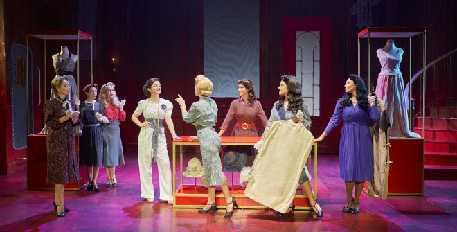 El tiempo entre costuras, el musical