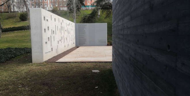 Monumento en Memoria de las Víctimas del accidente del Yakolev-42