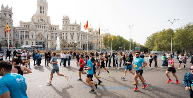 Paso por Cibeles al final del Movistar Medio Maratón Madrid 2024