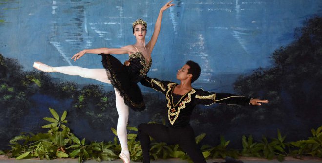 El lago de los Cisnes - Ballet Clásico de Cuba Laura Alonso