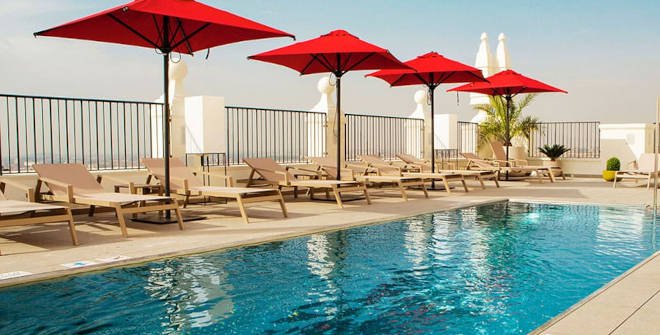 Piscina del Hotel Riu Plaza España
