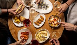 Tapas CAIÑO Ibiza, 35. IBIZA Tel. 91 060 72 80