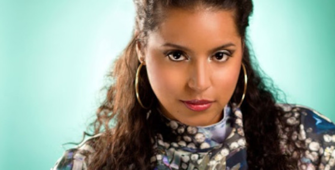 Retrato promocional de la cantante y pianista Glenda del E